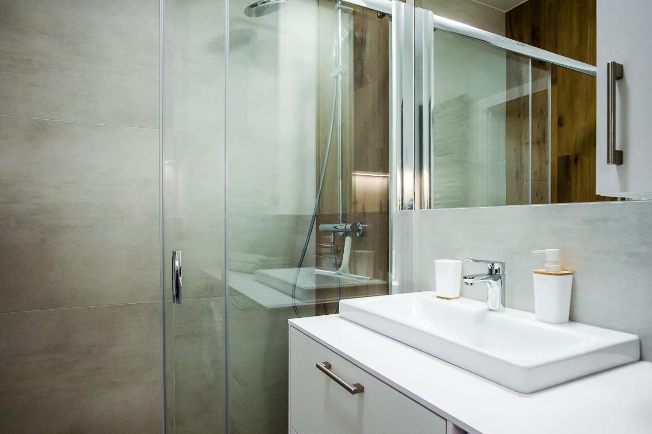 Shipyard Gdansk Apartment - Free Private Parking Buitenkant foto